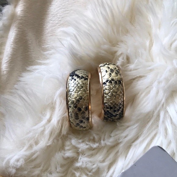 🎉HP 5/27/19 girl boss 🎉Snake print Zara earrings - Picture 4 of 5